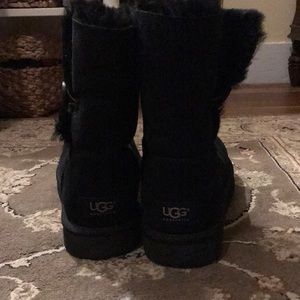 Ladies Ugg Bailey Button